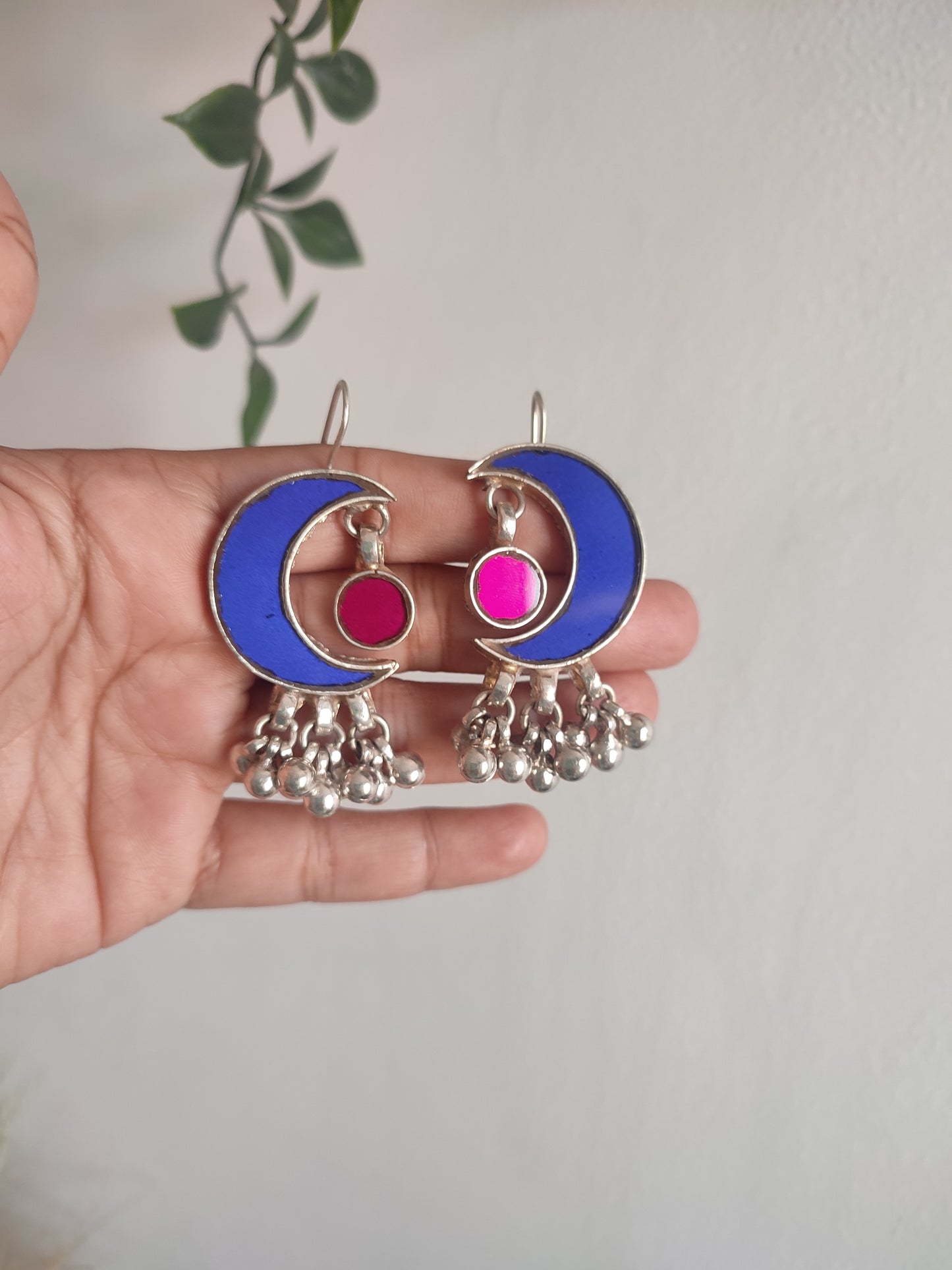 Aadha chaand Glass Earrings