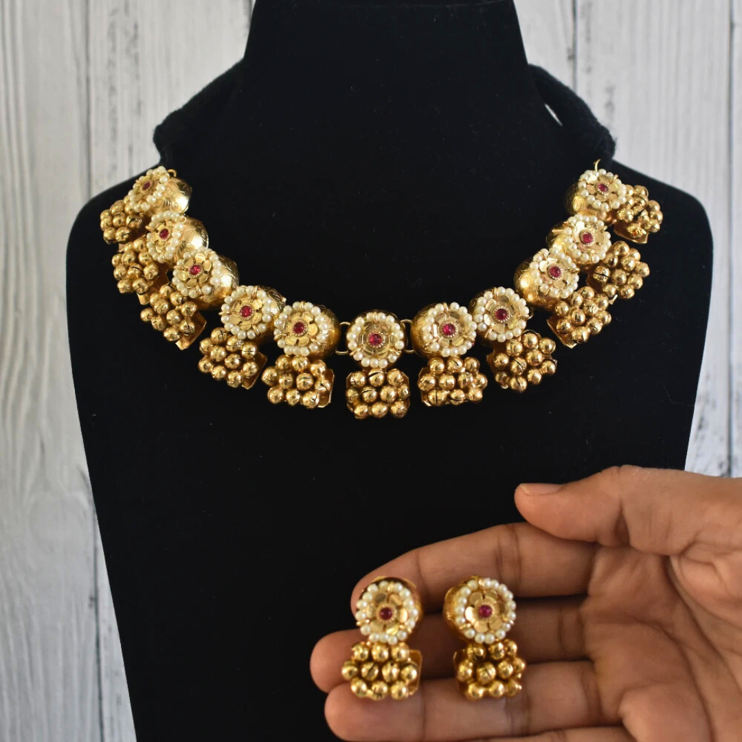 Mira Kundan Necklace Set