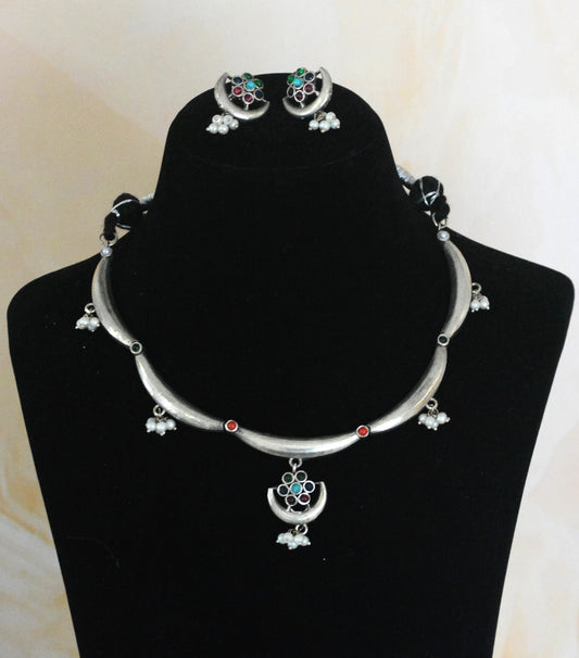 Meghduri Lightweight Sleek Necklace Set with stone Earrings